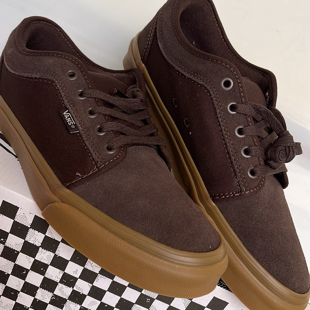 Vans Men’s Skate Chukka Low
Dark Brown/Gum
VN0A4BX4BF3
Sneakers - Picture 8 of 16